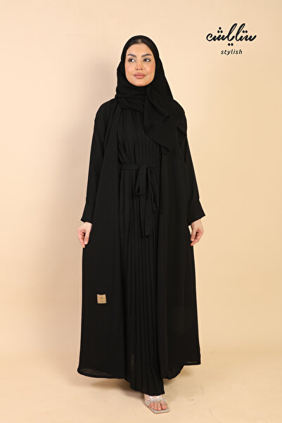 Stylish Stylish wrap abaya in black with pleats on the abaya