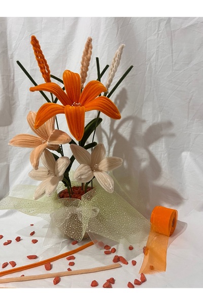 Velura Flowers - El Yapımı Şönil Tel Lilyum Aranjmanı | Saksıda Solmayan Deko...