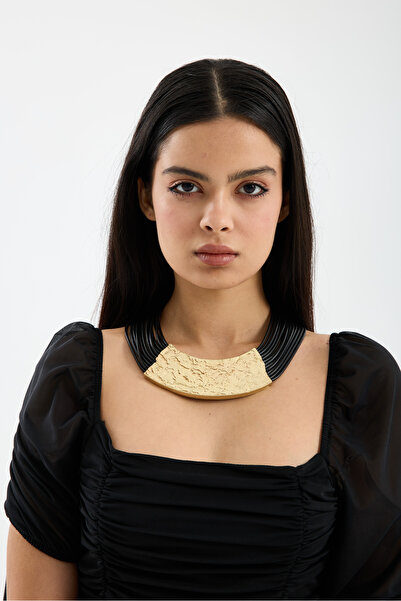 JİMNY JEWELRY قلادة عنق معدنية عصرية بتفاصيل جلدية