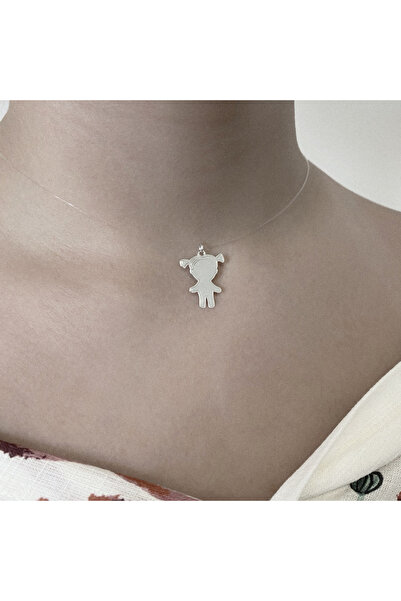 BIJUTERIA NEAGRA Colier din sârmă transparentă cu pandantiv fetiță din argint...