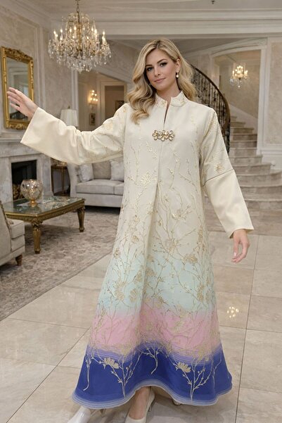 ELLA A new jalabiya with a distinctive Ramadan theme