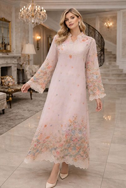 ELLA New and distinctive Kuwaiti jalabiya with roses, perfect for special occ...