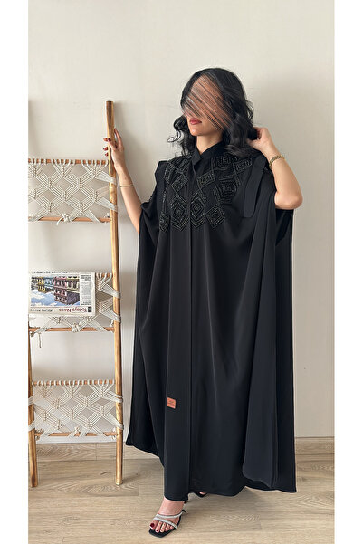 Warazan Embroidered Qatari bisht abaya