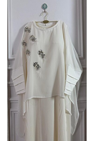 Special-DIARA A luxurious two-piece white set that combines modern elegance a...