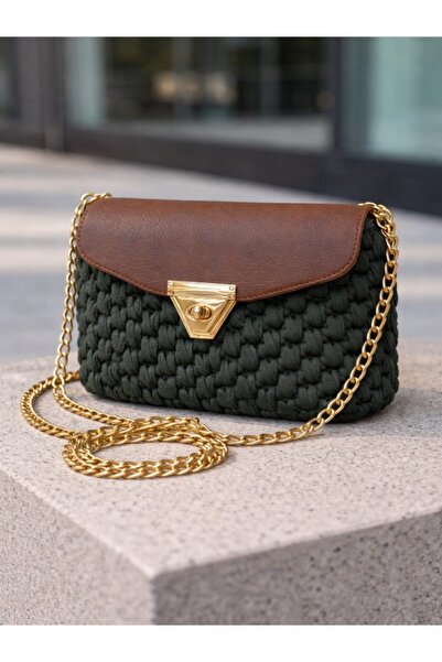 Penyeden İçi astarlı ve fermuarlı cepli Penye ip suni deri kapaklı altın renk...