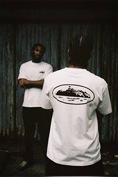 CLASSY.MODA تي شيرت أبيض كبير الحجم للجنسين مطبوع بقصة مريحة ملابس كاجوال أني...