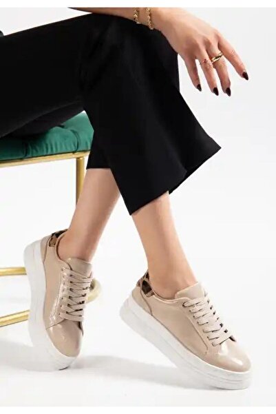 FRESCO SCARFS Jetan Beige Patent Leather Lace-Up Sports Shoes