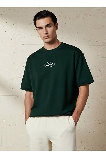 SP Characters تي شيرت رجالي بقصّة عادية ورقبة دائرية وأكمام قصيرة وطبعة فورد ...