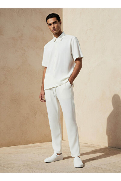 Iconic Men Regular Fit Collared Crinkled Short Sleeve Shirt