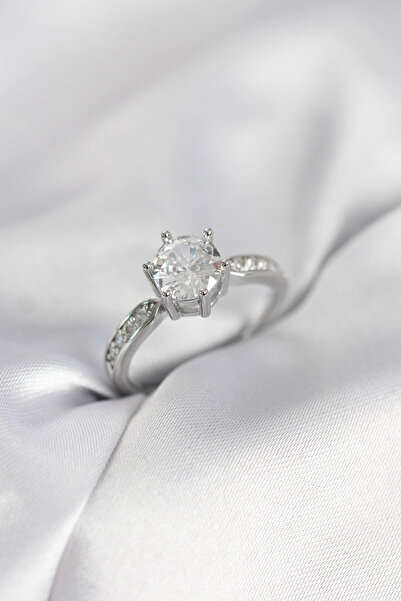 Clariss خاتم نسائي من حجر الزركون موديل سول ستون باللون الفضي