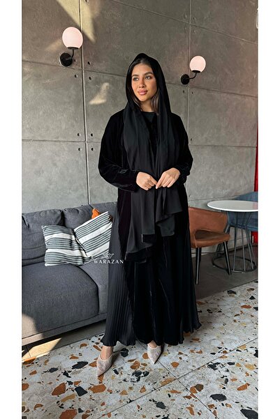 Warazan Winter velvet abaya with double-layered pleats, available in black an...