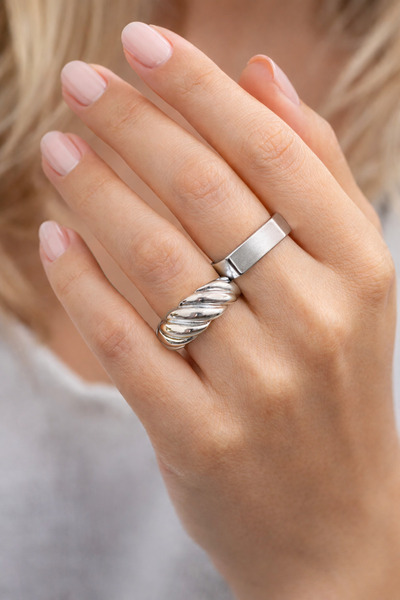 Ervalina مجموعة من 2 خواتم ملتوية