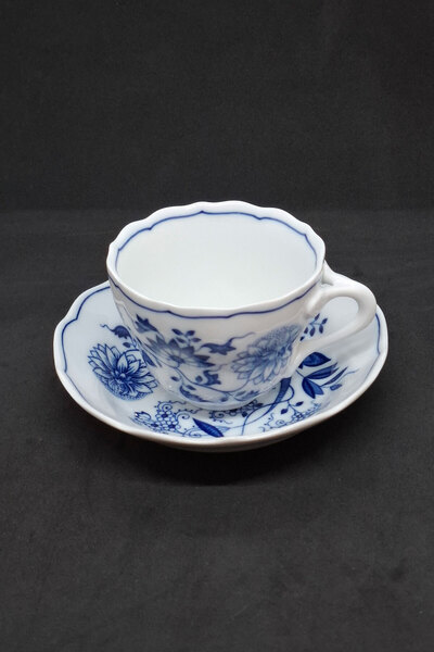 Hutschenreuther Whale Tail Onion Patterned Tea Cup and Saucer 180 ml