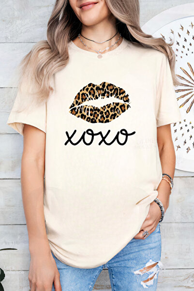 Sarah's Boutique Women's T-shirt – 100% cotton – "Wild Kiss"