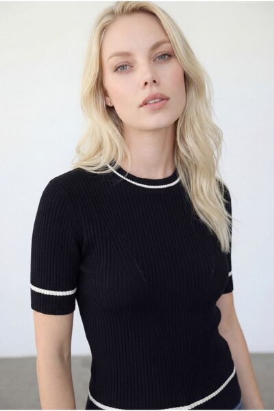 Cistern İstanbul Women's Crew Neck Ribbed Knit Blouse with Stripe Detail