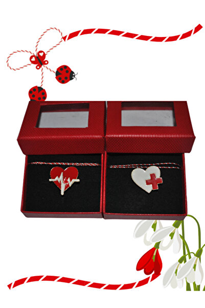 LOL Set Mărțișoare Doctor – 2 Broșe din Metal, Design Elegant