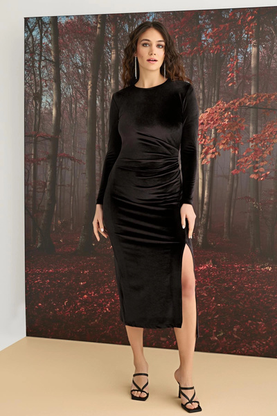 Beruflic Long Sleeve Velvet Dress with Slit Detail