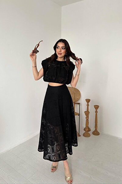 LOKADI Kadın Fisto Nakışlı Crop Bluz ve Midi Boy Etek İkili Takım