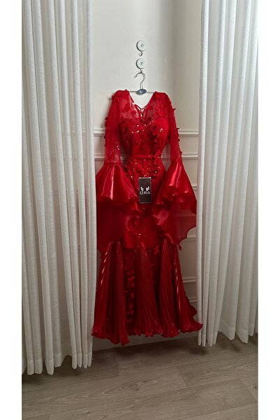 Ora red dress with lace