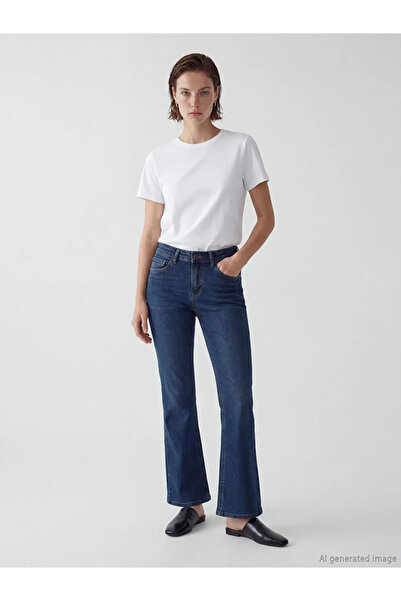 LC Waikiki Λευκό Κοντομάνικο T-Shirt Γυναικείο με Στρογγυλή Λαιμόκοψη