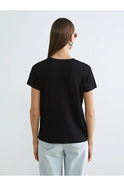 LC Waikiki Μαύρο γυναικείο μπλουζάκι με λαιμόκοψη ποδηλάτου και απαλή υφή