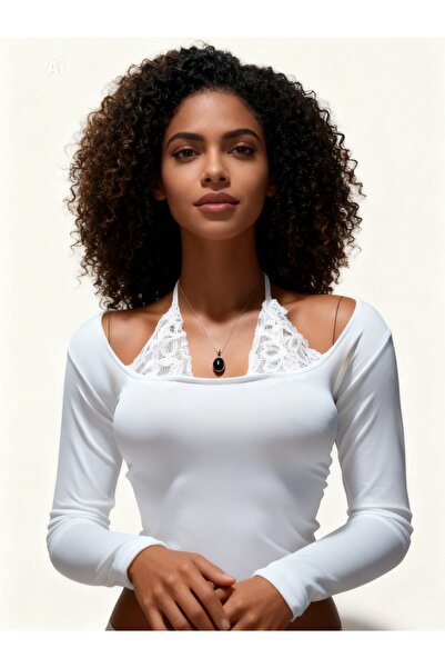 quella atelier Lace Detailed Boat Neck Blouse