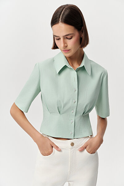 Exquise Short Sleeve Waist-Fitted Pleated Crop Regular Shirt