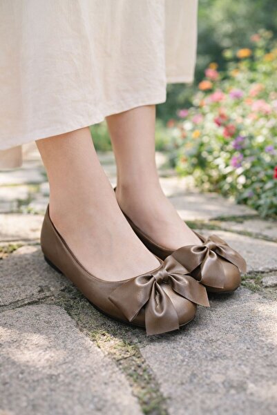 modastilin حذاء باليه نسائي أنيق للاستخدام اليومي مزود بشريط مزين ومقدمة مستد...