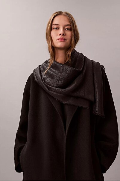 Calvin Klein Kadın Emblem Aop Shine Tonal Şal - Siyah
