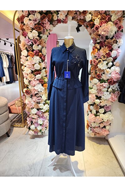 Kayra kadın Koyu lacivert gömlek yaka beli bağcıklı boydan düğmeli elbise