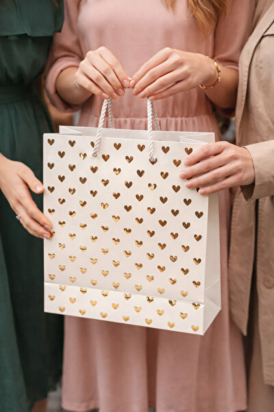 BİLGİ K K حقيبة كرتون فاخرة برباط على شكل قلب أبيض منقوشة حقيبة هدايا مقاس 26...