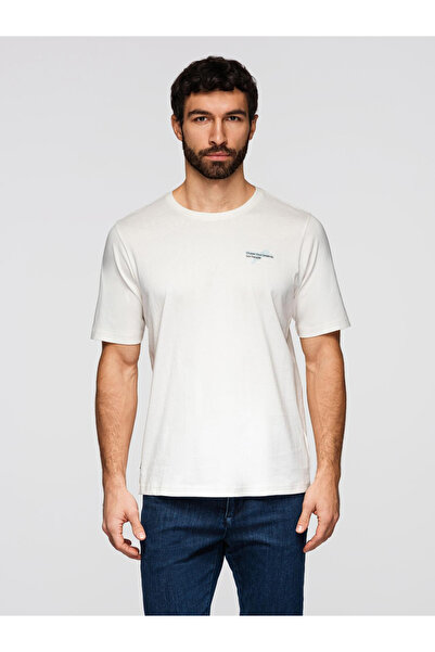 OMBRE Men's Minimalist Slim Fit Print T-Shirt White OM-TSPT-0258