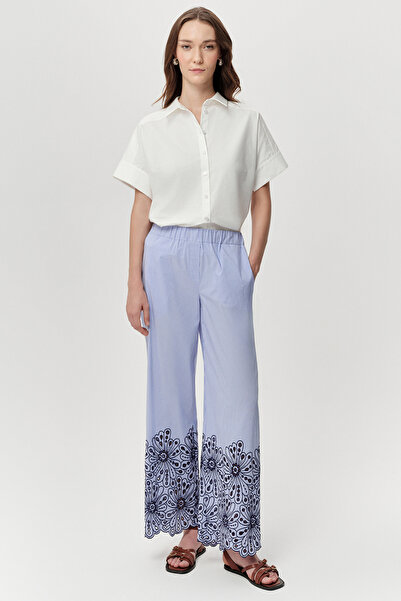 Exquise Regular Pipe-Leg Trousers with Elastic Waist and Embroidered Pockets