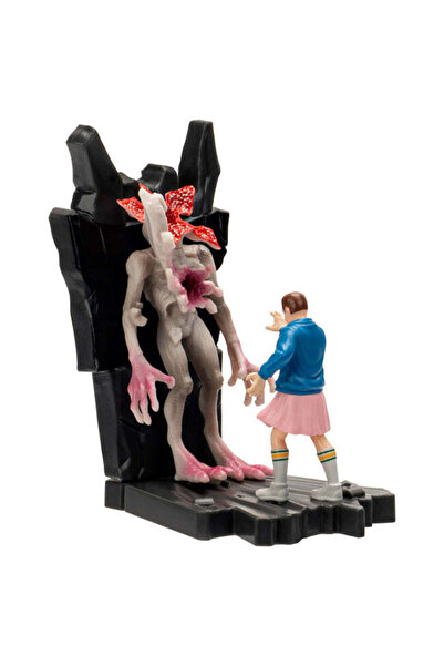 Stranger Things Figurina din cutie conține un eveniment din seria Eleven vs D...