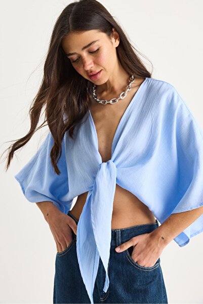 Hiccup Short blouse with three-quarter sleeves and V-neckline, with tie details