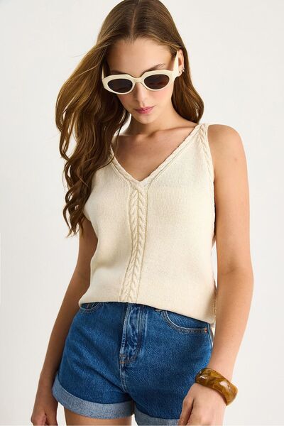 Hiccup Textured blouse with V-neck and elastic detail