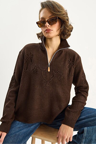 Hiccup LUCCI knitted sweater with embroidered details and zipper collar