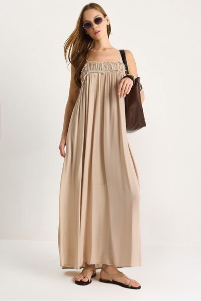 Hiccup Maxi dress with square collar and embroidery