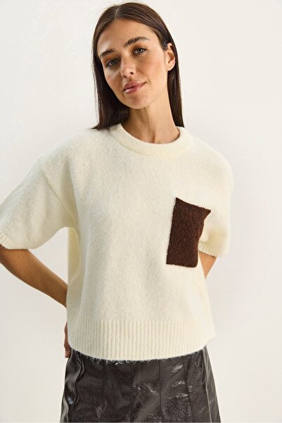Hiccup Knitted sweater with Oversized round collar and Functional Pocket LUCCI