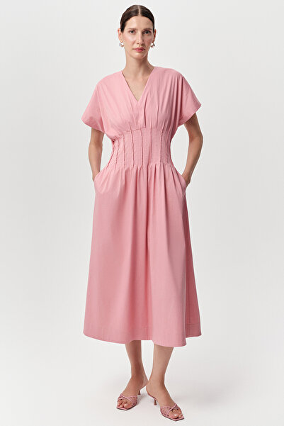 Exquise فستان ميدي بأكمام قصيرة وياقة على شكل V وجيوب على الخصر وقصة ضيقة