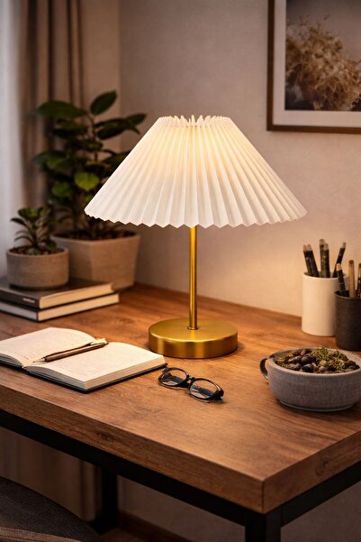 Ömür Avize Elisa pileli krem şapkalı masa lambası