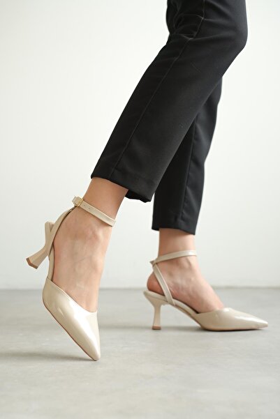 TRENDELLA Women's Beige Patent Leather Heeled Shoes Tr03Ms02C