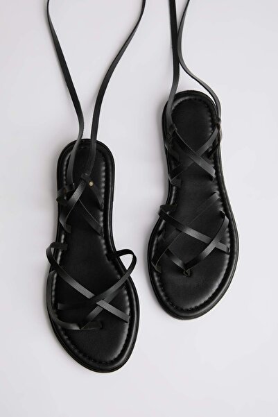 TRENDYOL SHOES Sandale flip-flop pentru femei cu curea la gleznă neagră TAKSS...