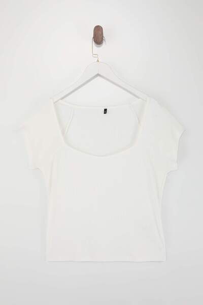 Trendyol Curve Ecru Camisole Heart Collar Knitted Plus Size Blouse Tbbss26Af0...