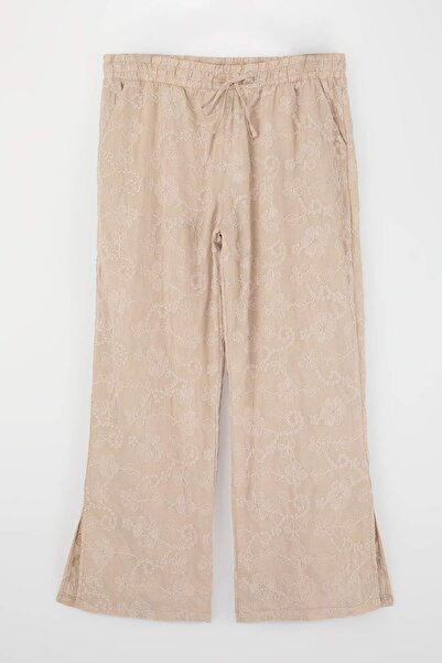 Trendyol Curve Pantaloni de plajă de mărime mare cu broderie de flori de nurc...