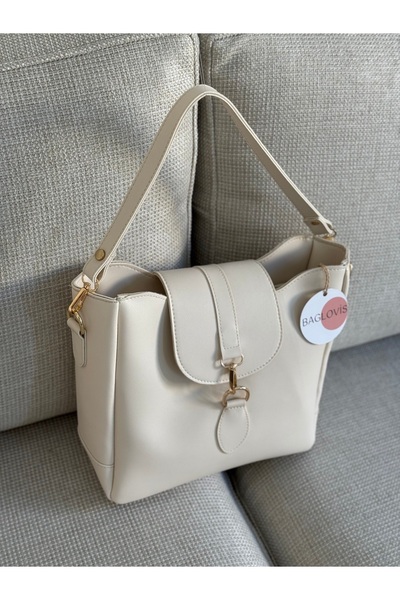 BAGLOVİS ÖNÜ KANCA VE HALKA DETAYLI ORTA BOY KREM KADIN OMUZ ÇANTASI EN25 UZN25