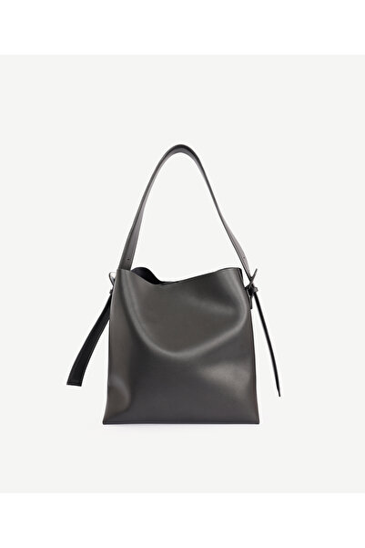 Yargıcı Kemer Toka Detaylı Omuz Çantası