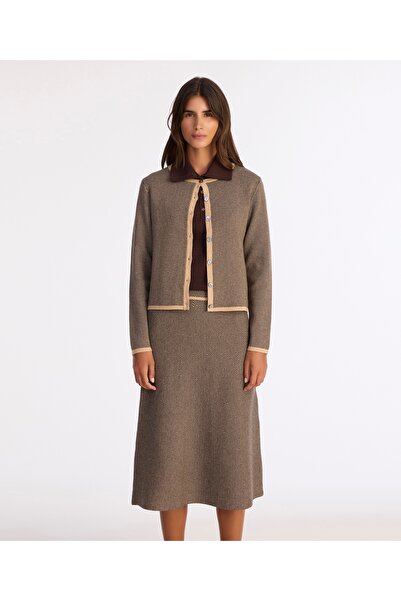 Yargıcı سترة عادية ذات ياقة دائرية وأكمام طويلة