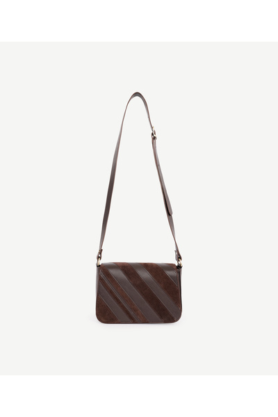 Yargıcı Patch Görünümlü Deri Çapraz Çanta