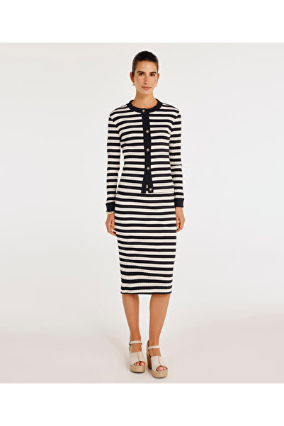 Yargıcı Düğme Detaylı Bisiklet Yaka Hırka